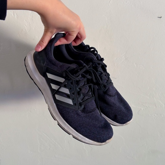 Running Shoes - Picture 1 of 4